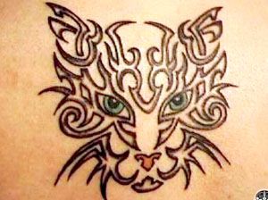 Tatuaggio di gatto tipo tribale o celtico